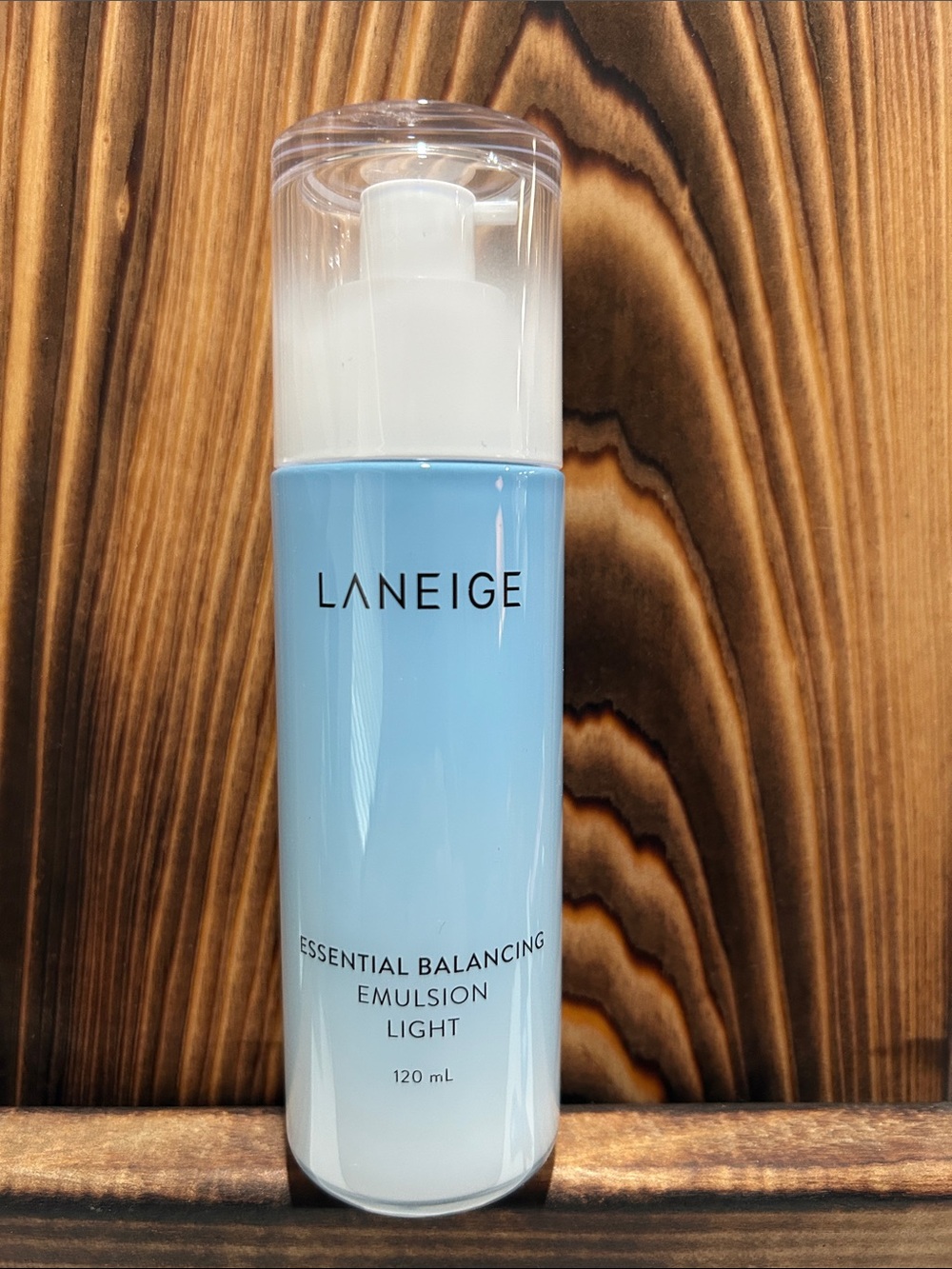 LANEIGE Light Blue Essential Balancing Emulsion Light Moisturizer